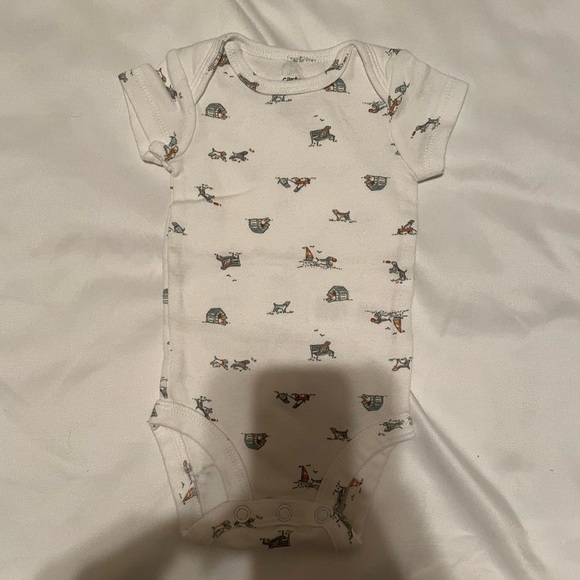 🐶🐶Carters bundle of five size newborn onesies and footies.🐶🐶 - Picture 4 of 11